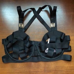 NWT 🎉 VS 34D Strappy Black Bra